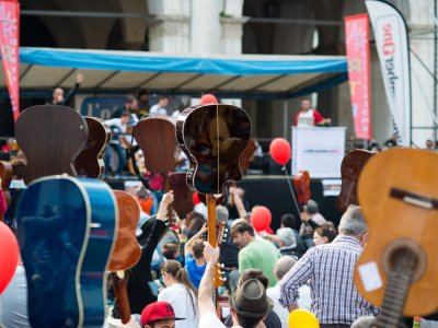 MilleChitarre in Piazza – ELE0159