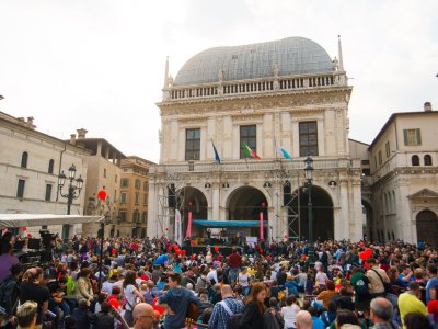 MilleChitarre in Piazza – ELE0258