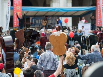 MilleChitarre in Piazza – ELE0168